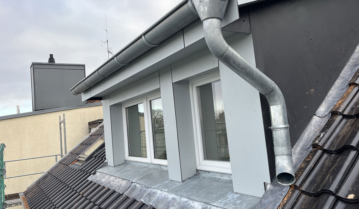 Trenner Oben 4